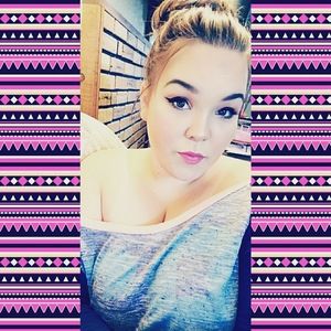 Meet your Posher, Caitlyn